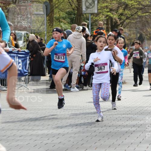 12.04.2026 - 45. Internationalen Wilhelmsburger Insellauf Strokosch-Dieckow http://msf.ph/oto/9493050 12.04.2026 14:49:40 Ziel 882, 652, 1818, 867, 377, 879, 1839, 401, 1812, 106, 169, 1, 1813, 497, 1808, 406, 1811, 367, 1830, 1848, 439 meine-sportfotos.de