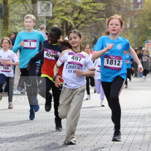 12.04.2026 - 45. Internationalen Wilhelmsburger Insellauf Strokosch-Dieckow http://msf.ph/oto/9493055 12.04.2026 14:49:38 Ziel 458, 161, 542, 1842, 894, 882, 652, 1818, 867, 377, 879, 1839, 401, 1812, 106, 169, 1, 1813, 497, 1808, 406, 1811, 367, 1830 meine-sportfotos.de