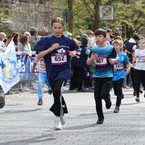 12.04.2026 - 45. Internationalen Wilhelmsburger Insellauf Strokosch-Dieckow http://msf.ph/oto/9493072 12.04.2026 14:49:33 Ziel 586, 1809, 440, 881, 348, 602, 627, 458, 161, 542, 1842, 894, 882, 652, 1818, 867, 377, 879, 1839, 401, 1812, 106 meine-sportfotos.de