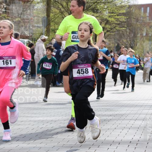 12.04.2026 - 45. Internationalen Wilhelmsburger Insellauf Strokosch-Dieckow http://msf.ph/oto/9493077 12.04.2026 14:49:32 Ziel 586, 1809, 440, 881, 348, 602, 627, 458, 161, 542, 1842, 894, 882, 652, 1818, 867, 377, 879, 1839, 401, 1812 meine-sportfotos.de