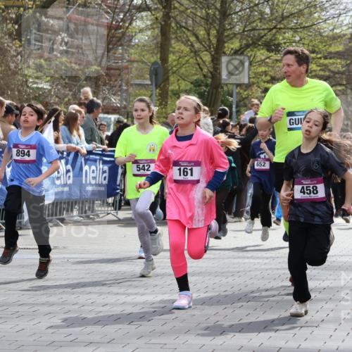 12.04.2026 - 45. Internationalen Wilhelmsburger Insellauf Strokosch-Dieckow http://msf.ph/oto/9493083 12.04.2026 14:49:31 Ziel 17, 501, 586, 1809, 440, 881, 348, 602, 627, 458, 161, 542, 1842, 894, 882, 652, 1818, 867, 377, 879, 1839 meine-sportfotos.de