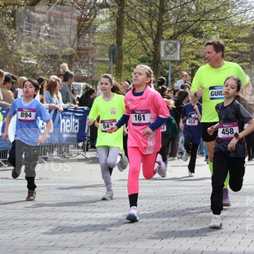 12.04.2026 - 45. Internationalen Wilhelmsburger Insellauf Strokosch-Dieckow http://msf.ph/oto/9493084 12.04.2026 14:49:31 Ziel 17, 501, 586, 1809, 440, 881, 348, 602, 627, 458, 161, 542, 1842, 894, 882, 652, 1818, 867, 377, 879, 1839 meine-sportfotos.de