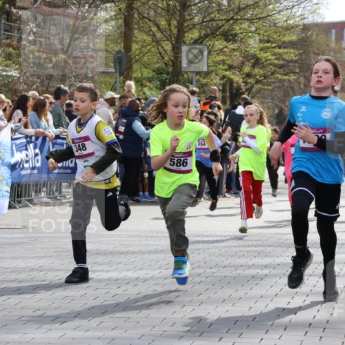 12.04.2026 - 45. Internationalen Wilhelmsburger Insellauf Strokosch-Dieckow http://msf.ph/oto/9493095 12.04.2026 14:49:28 Ziel 693, 1817, 100, 855, 897, 353, 666, 1827, 378, 17, 501, 586, 1809, 440, 881, 348, 602, 627, 458, 161, 542, 1842, 894, 882, 652, 1818 meine-sportfotos.de