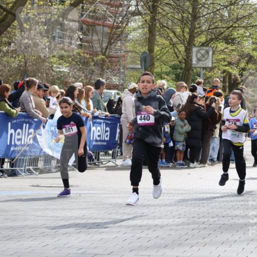 12.04.2026 - 45. Internationalen Wilhelmsburger Insellauf Strokosch-Dieckow http://msf.ph/oto/9493103 12.04.2026 14:49:27 Ziel 896, 372, 1055, 51, 693, 1817, 100, 855, 897, 353, 666, 1827, 378, 17, 501, 586, 1809, 440, 881, 348, 602, 627, 458, 161, 542, 1842, 894 meine-sportfotos.de