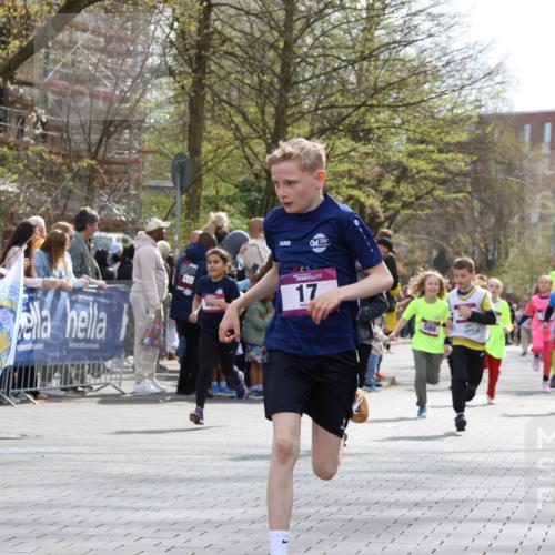 12.04.2026 - 45. Internationalen Wilhelmsburger Insellauf Strokosch-Dieckow http://msf.ph/oto/9493109 12.04.2026 14:49:25 Ziel 2, 896, 372, 1055, 51, 693, 1817, 100, 855, 897, 353, 666, 1827, 378, 17, 501, 586, 1809, 440, 881, 348, 602, 627 meine-sportfotos.de