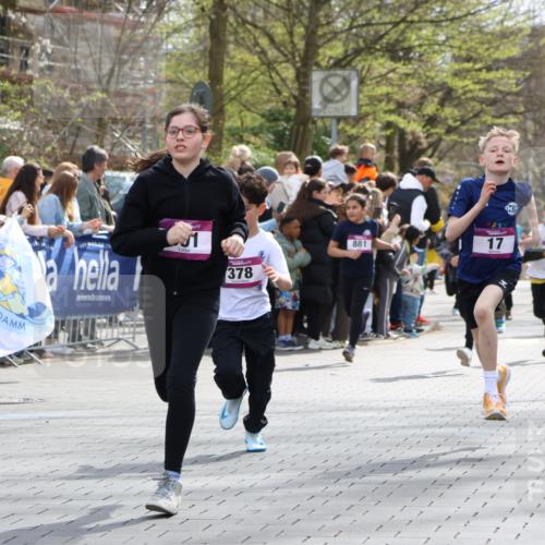 12.04.2026 - 45. Internationalen Wilhelmsburger Insellauf Strokosch-Dieckow http://msf.ph/oto/9493113 12.04.2026 14:49:24 Ziel 375, 2, 896, 372, 1055, 51, 693, 1817, 100, 855, 897, 353, 666, 1827, 378, 17, 501, 586, 1809, 440, 881, 348 meine-sportfotos.de