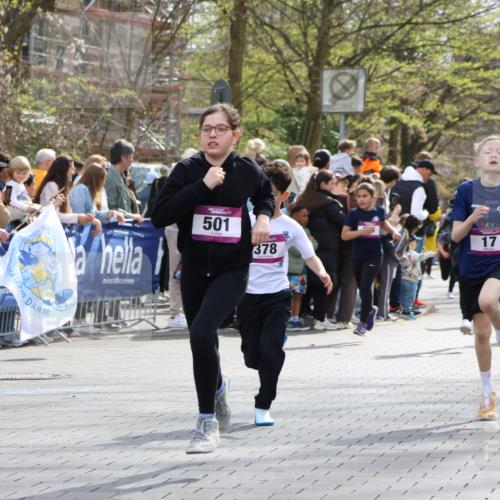 12.04.2026 - 45. Internationalen Wilhelmsburger Insellauf Strokosch-Dieckow http://msf.ph/oto/9493114 12.04.2026 14:49:24 Ziel 375, 2, 896, 372, 1055, 51, 693, 1817, 100, 855, 897, 353, 666, 1827, 378, 17, 501, 586, 1809, 440, 881, 348 meine-sportfotos.de
