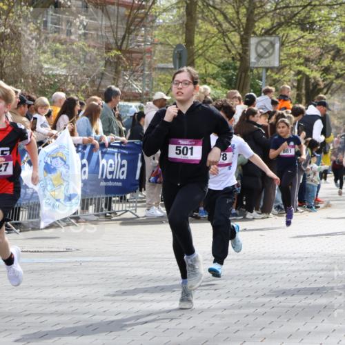 12.04.2026 - 45. Internationalen Wilhelmsburger Insellauf Strokosch-Dieckow http://msf.ph/oto/9493115 12.04.2026 14:49:24 Ziel 375, 2, 896, 372, 1055, 51, 693, 1817, 100, 855, 897, 353, 666, 1827, 378, 17, 501, 586, 1809, 440, 881, 348 meine-sportfotos.de