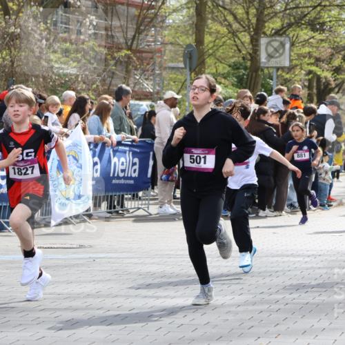 12.04.2026 - 45. Internationalen Wilhelmsburger Insellauf Strokosch-Dieckow http://msf.ph/oto/9493116 12.04.2026 14:49:24 Ziel 375, 2, 896, 372, 1055, 51, 693, 1817, 100, 855, 897, 353, 666, 1827, 378, 17, 501, 586, 1809, 440, 881, 348 meine-sportfotos.de
