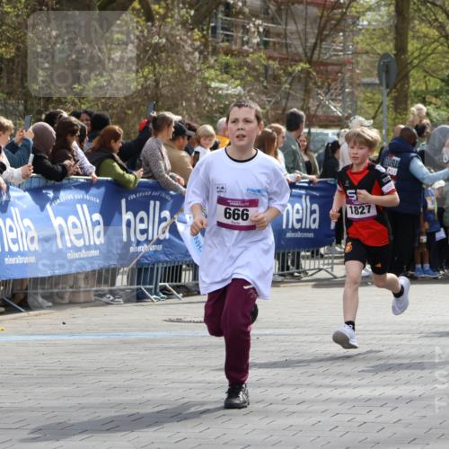 12.04.2026 - 45. Internationalen Wilhelmsburger Insellauf Strokosch-Dieckow http://msf.ph/oto/9493120 12.04.2026 14:49:23 Ziel 418, 684, 597, 1823, 375, 2, 896, 372, 1055, 51, 693, 1817, 100, 855, 897, 353, 666, 1827, 378, 17, 501, 586, 1809, 440, 881 meine-sportfotos.de