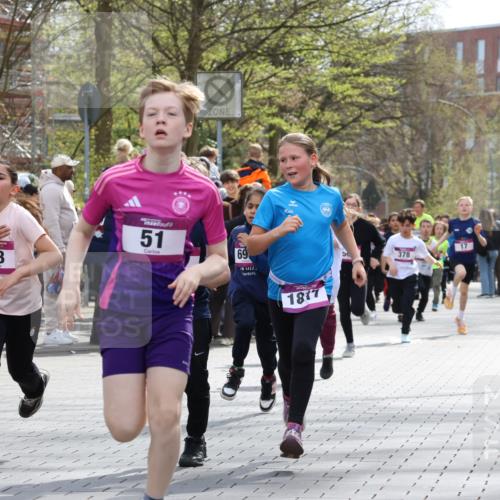 12.04.2026 - 45. Internationalen Wilhelmsburger Insellauf Strokosch-Dieckow http://msf.ph/oto/9493123 12.04.2026 14:49:21 Ziel 1063, 1048, 601, 418, 684, 597, 1823, 375, 2, 896, 372, 1055, 51, 693, 1817, 100, 855, 897, 353, 666, 1827, 378, 17, 501, 586 meine-sportfotos.de