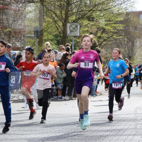 12.04.2026 - 45. Internationalen Wilhelmsburger Insellauf Strokosch-Dieckow http://msf.ph/oto/9493127 12.04.2026 14:49:20 Ziel 1043, 101, 1063, 1048, 601, 418, 684, 597, 1823, 375, 2, 896, 372, 1055, 51, 693, 1817, 100, 855, 897, 353, 666, 1827, 378, 17, 501 meine-sportfotos.de