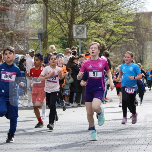 12.04.2026 - 45. Internationalen Wilhelmsburger Insellauf Strokosch-Dieckow http://msf.ph/oto/9493128 12.04.2026 14:49:20 Ziel 1043, 101, 1063, 1048, 601, 418, 684, 597, 1823, 375, 2, 896, 372, 1055, 51, 693, 1817, 100, 855, 897, 353, 666, 1827, 378, 17, 501 meine-sportfotos.de