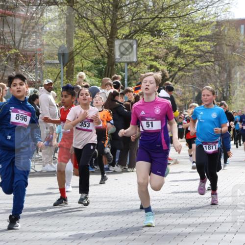 12.04.2026 - 45. Internationalen Wilhelmsburger Insellauf Strokosch-Dieckow http://msf.ph/oto/9493129 12.04.2026 14:49:20 Ziel 1043, 101, 1063, 1048, 601, 418, 684, 597, 1823, 375, 2, 896, 372, 1055, 51, 693, 1817, 100, 855, 897, 353, 666, 1827, 378, 17, 501 meine-sportfotos.de