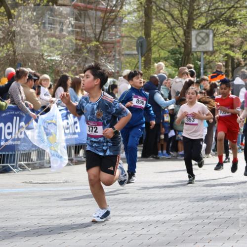 12.04.2026 - 45. Internationalen Wilhelmsburger Insellauf Strokosch-Dieckow http://msf.ph/oto/9493132 12.04.2026 14:49:19 Ziel 1043, 101, 1063, 1048, 601, 418, 684, 597, 1823, 375, 2, 896, 372, 1055, 51, 693, 1817, 100, 855, 897, 353, 666, 1827, 378, 17, 501 meine-sportfotos.de