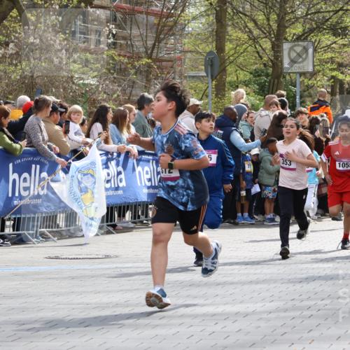 12.04.2026 - 45. Internationalen Wilhelmsburger Insellauf Strokosch-Dieckow http://msf.ph/oto/9493134 12.04.2026 14:49:19 Ziel 1043, 101, 1063, 1048, 601, 418, 684, 597, 1823, 375, 2, 896, 372, 1055, 51, 693, 1817, 100, 855, 897, 353, 666, 1827, 378, 17, 501 meine-sportfotos.de