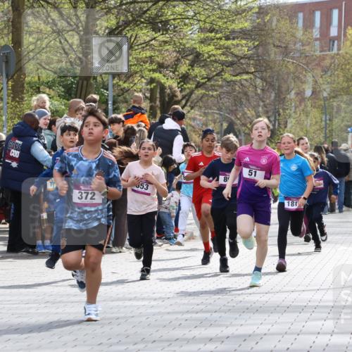 12.04.2026 - 45. Internationalen Wilhelmsburger Insellauf Strokosch-Dieckow http://msf.ph/oto/9493139 12.04.2026 14:49:18 Ziel 1043, 101, 1063, 1048, 601, 418, 684, 597, 1823, 375, 2, 896, 372, 1055, 51, 693, 1817, 100, 855, 897, 353, 666, 1827, 378 meine-sportfotos.de