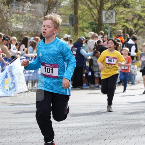 12.04.2026 - 45. Internationalen Wilhelmsburger Insellauf Strokosch-Dieckow http://msf.ph/oto/9493153 12.04.2026 14:49:14 Ziel 385, 371, 433, 487, 887, 73, 1805, 591, 1043, 101, 1063, 1048, 601, 418, 684, 597, 1823, 375, 2 meine-sportfotos.de