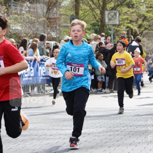 12.04.2026 - 45. Internationalen Wilhelmsburger Insellauf Strokosch-Dieckow http://msf.ph/oto/9493158 12.04.2026 14:49:13 Ziel 876, 1816, 1815, 428, 385, 371, 433, 487, 887, 73, 1805, 591, 1043, 101, 1063, 1048, 601, 418, 684, 597, 1823, 375, 2 meine-sportfotos.de