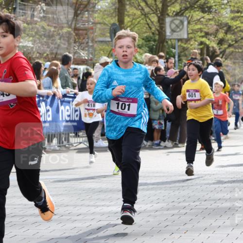 12.04.2026 - 45. Internationalen Wilhelmsburger Insellauf Strokosch-Dieckow http://msf.ph/oto/9493159 12.04.2026 14:49:13 Ziel 876, 1816, 1815, 428, 385, 371, 433, 487, 887, 73, 1805, 591, 1043, 101, 1063, 1048, 601, 418, 684, 597, 1823, 375, 2 meine-sportfotos.de