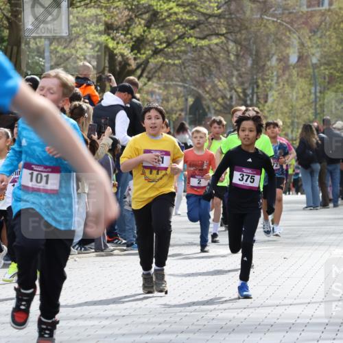 12.04.2026 - 45. Internationalen Wilhelmsburger Insellauf Strokosch-Dieckow http://msf.ph/oto/9493163 12.04.2026 14:49:12 Ziel 1804, 1836, 5015, 876, 1816, 1815, 428, 385, 371, 433, 487, 887, 73, 1805, 591, 1043, 101, 1063, 1048, 601, 418, 684, 597, 1823, 375 meine-sportfotos.de