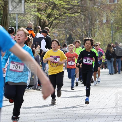 12.04.2026 - 45. Internationalen Wilhelmsburger Insellauf Strokosch-Dieckow http://msf.ph/oto/9493164 12.04.2026 14:49:12 Ziel 1804, 1836, 5015, 876, 1816, 1815, 428, 385, 371, 433, 487, 887, 73, 1805, 591, 1043, 101, 1063, 1048, 601, 418, 684, 597, 1823, 375 meine-sportfotos.de