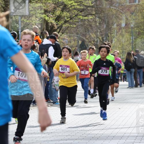 12.04.2026 - 45. Internationalen Wilhelmsburger Insellauf Strokosch-Dieckow http://msf.ph/oto/9493165 12.04.2026 14:49:12 Ziel 1804, 1836, 5015, 876, 1816, 1815, 428, 385, 371, 433, 487, 887, 73, 1805, 591, 1043, 101, 1063, 1048, 601, 418, 684, 597, 1823, 375 meine-sportfotos.de