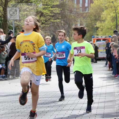 12.04.2026 - 45. Internationalen Wilhelmsburger Insellauf Strokosch-Dieckow http://msf.ph/oto/9493171 12.04.2026 14:49:10 Ziel 38, 1804, 1836, 5015, 876, 1816, 1815, 428, 385, 371, 433, 487, 887, 73, 1805, 591, 1043, 101, 1063, 1048, 601 meine-sportfotos.de