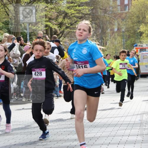 12.04.2026 - 45. Internationalen Wilhelmsburger Insellauf Strokosch-Dieckow http://msf.ph/oto/9493180 12.04.2026 14:49:07 Ziel 903, 31, 373, 38, 1804, 1836, 5015, 876, 1816, 1815, 428, 385, 371, 433, 487, 887, 73, 1805, 591 meine-sportfotos.de