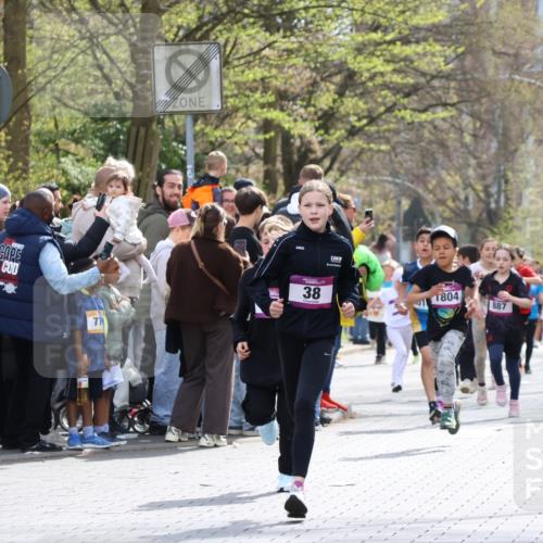 12.04.2026 - 45. Internationalen Wilhelmsburger Insellauf Strokosch-Dieckow http://msf.ph/oto/9493203 12.04.2026 14:49:02 Ziel 36, 904, 1807, 386, 421, 903, 31, 373, 38, 1804, 1836, 5015, 876, 1816, 1815, 428 meine-sportfotos.de