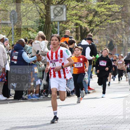 12.04.2026 - 45. Internationalen Wilhelmsburger Insellauf Strokosch-Dieckow http://msf.ph/oto/9493215 12.04.2026 14:49:00 Ziel 906, 1045, 36, 904, 1807, 386, 421, 903, 31, 373, 38, 1804, 1836, 5015 meine-sportfotos.de