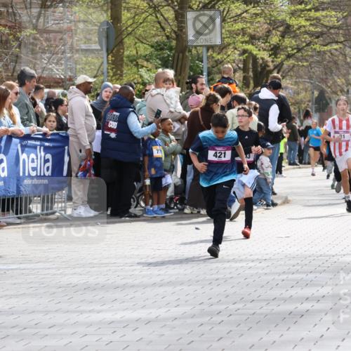 12.04.2026 - 45. Internationalen Wilhelmsburger Insellauf Strokosch-Dieckow http://msf.ph/oto/9493224 12.04.2026 14:48:58 Ziel 424, 70, 381, 906, 1045, 36, 904, 1807, 386, 421, 903, 31, 373, 38 meine-sportfotos.de
