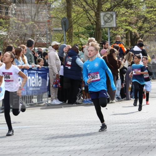 12.04.2026 - 45. Internationalen Wilhelmsburger Insellauf Strokosch-Dieckow http://msf.ph/oto/9493231 12.04.2026 14:48:57 Ziel 49, 424, 70, 381, 906, 1045, 36, 904, 1807, 386, 421, 903, 31, 373 meine-sportfotos.de