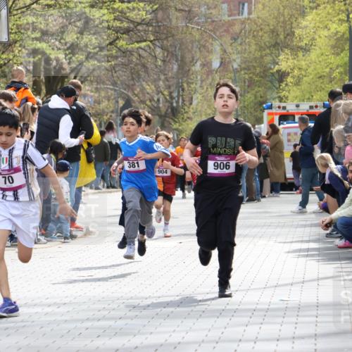 12.04.2026 - 45. Internationalen Wilhelmsburger Insellauf Strokosch-Dieckow http://msf.ph/oto/9493250 12.04.2026 14:48:51 Ziel 1846, 683, 900, 899, 49, 424, 70, 381, 906, 1045, 36, 904, 1807 meine-sportfotos.de