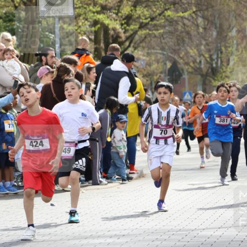 12.04.2026 - 45. Internationalen Wilhelmsburger Insellauf Strokosch-Dieckow http://msf.ph/oto/9493256 12.04.2026 14:48:49 Ziel 337, 167, 1846, 683, 900, 899, 49, 424, 70, 381, 906, 1045 meine-sportfotos.de