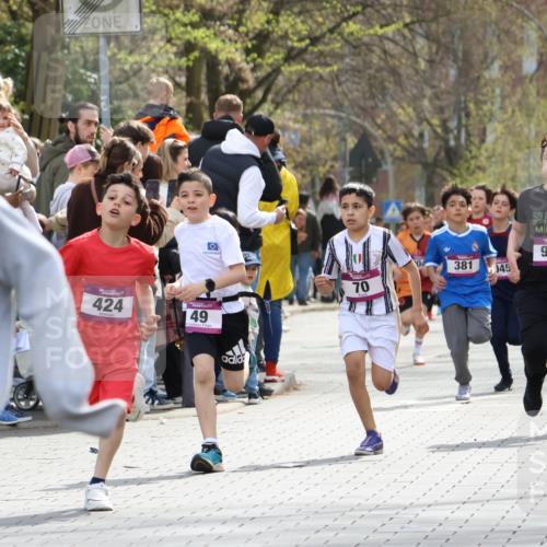 12.04.2026 - 45. Internationalen Wilhelmsburger Insellauf Strokosch-Dieckow http://msf.ph/oto/9493261 12.04.2026 14:48:49 Ziel 337, 167, 1846, 683, 900, 899, 49, 424, 70, 381, 906, 1045 meine-sportfotos.de
