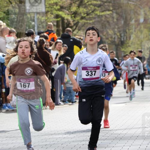 12.04.2026 - 45. Internationalen Wilhelmsburger Insellauf Strokosch-Dieckow http://msf.ph/oto/9493276 12.04.2026 14:48:43 Ziel 382, 1826, 1841, 337, 167, 1846, 683, 900, 899 meine-sportfotos.de