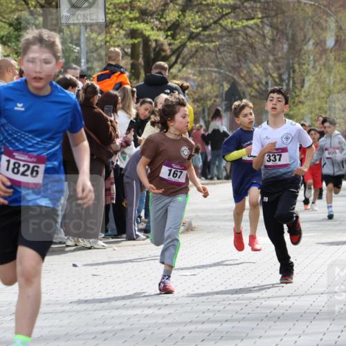12.04.2026 - 45. Internationalen Wilhelmsburger Insellauf Strokosch-Dieckow http://msf.ph/oto/9493280 12.04.2026 14:48:42 Ziel 382, 1826, 1841, 337, 167, 1846, 683 meine-sportfotos.de