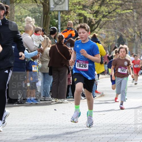 12.04.2026 - 45. Internationalen Wilhelmsburger Insellauf Strokosch-Dieckow http://msf.ph/oto/9493285 12.04.2026 14:48:41 Ziel 382, 1826, 1841, 337, 167, 1846, 683 meine-sportfotos.de