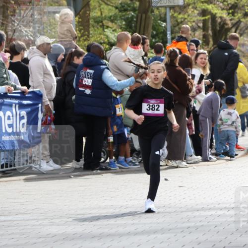 12.04.2026 - 45. Internationalen Wilhelmsburger Insellauf Strokosch-Dieckow http://msf.ph/oto/9493300 12.04.2026 14:48:36 Ziel 71, 1838, 1068, 599, 18, 382, 1826, 1841 meine-sportfotos.de