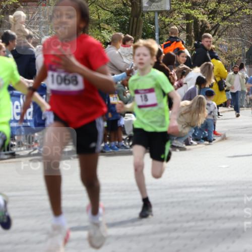 12.04.2026 - 45. Internationalen Wilhelmsburger Insellauf Strokosch-Dieckow http://msf.ph/oto/9493304 12.04.2026 14:48:34 Ziel 71, 1838, 1068, 599, 18, 382 meine-sportfotos.de
