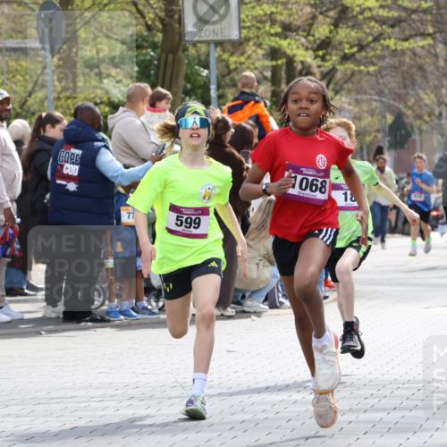 12.04.2026 - 45. Internationalen Wilhelmsburger Insellauf Strokosch-Dieckow http://msf.ph/oto/9493307 12.04.2026 14:48:33 Ziel 71, 1838, 1068, 599, 18, 382 meine-sportfotos.de