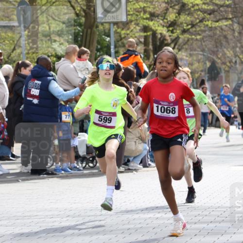 12.04.2026 - 45. Internationalen Wilhelmsburger Insellauf Strokosch-Dieckow http://msf.ph/oto/9493308 12.04.2026 14:48:33 Ziel 71, 1838, 1068, 599, 18, 382 meine-sportfotos.de