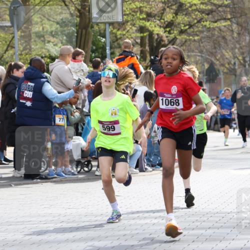 12.04.2026 - 45. Internationalen Wilhelmsburger Insellauf Strokosch-Dieckow http://msf.ph/oto/9493310 12.04.2026 14:48:32 Ziel 71, 1838, 1068, 599, 18, 382 meine-sportfotos.de