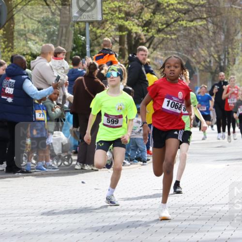 12.04.2026 - 45. Internationalen Wilhelmsburger Insellauf Strokosch-Dieckow http://msf.ph/oto/9493314 12.04.2026 14:48:32 Ziel 71, 1838, 1068, 599, 18, 382 meine-sportfotos.de