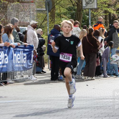 12.04.2026 - 45. Internationalen Wilhelmsburger Insellauf Strokosch-Dieckow http://msf.ph/oto/9493320 12.04.2026 14:48:30 Ziel 71, 1838, 1068, 599, 18 meine-sportfotos.de