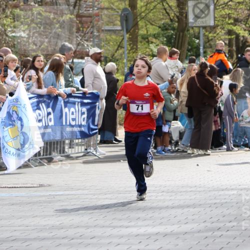 12.04.2026 - 45. Internationalen Wilhelmsburger Insellauf Strokosch-Dieckow http://msf.ph/oto/9493325 12.04.2026 14:48:28 Ziel 71, 1838, 1068, 599, 18 meine-sportfotos.de