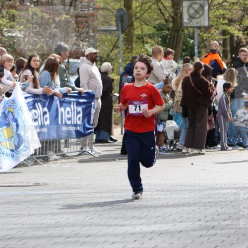 12.04.2026 - 45. Internationalen Wilhelmsburger Insellauf Strokosch-Dieckow http://msf.ph/oto/9493326 12.04.2026 14:48:28 Ziel 71, 1838, 1068, 599, 18 meine-sportfotos.de
