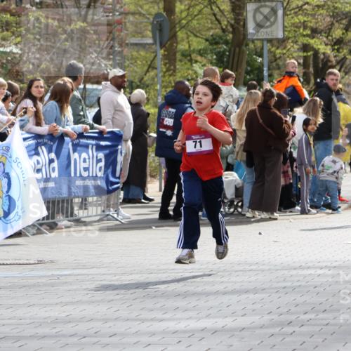 12.04.2026 - 45. Internationalen Wilhelmsburger Insellauf Strokosch-Dieckow http://msf.ph/oto/9493328 12.04.2026 14:48:28 Ziel 71, 1838, 1068, 599, 18 meine-sportfotos.de