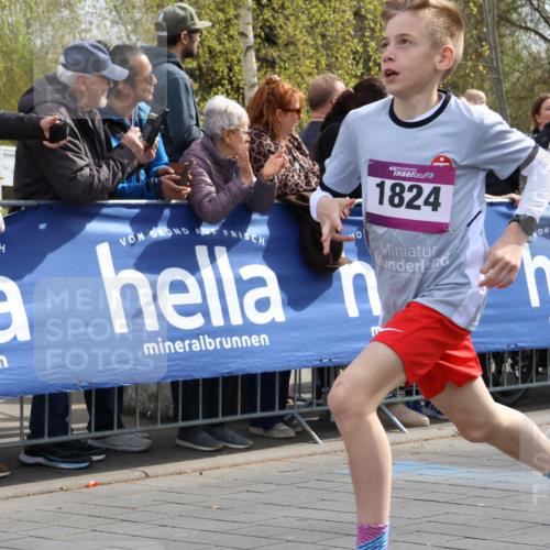 12.04.2026 - 45. Internationalen Wilhelmsburger Insellauf Strokosch-Dieckow http://msf.ph/oto/9493329 12.04.2026 14:48:23 Ziel 1835, 1824 meine-sportfotos.de